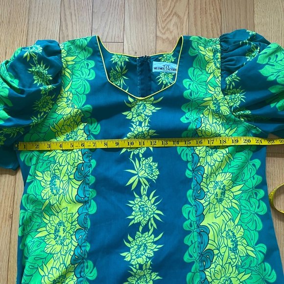 T & L Factory Hawaiian MuuMuu dress Large - Picture 6 of 9